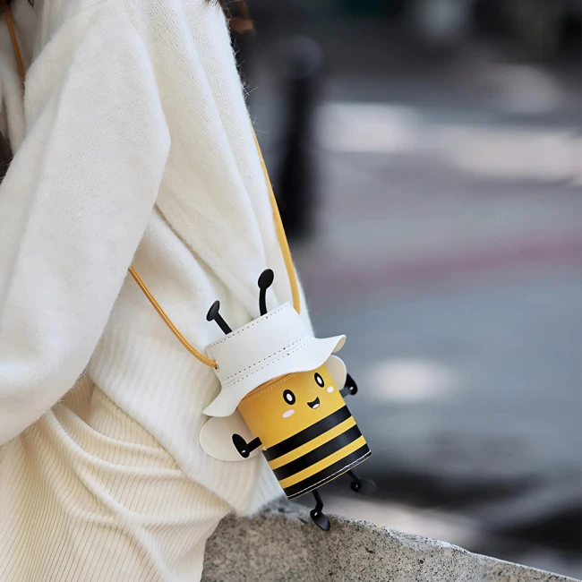 сумка в виде пчелы