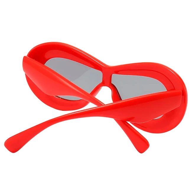 сонцезахисні окуляри в товстій оправі