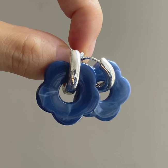 сережки с цветком