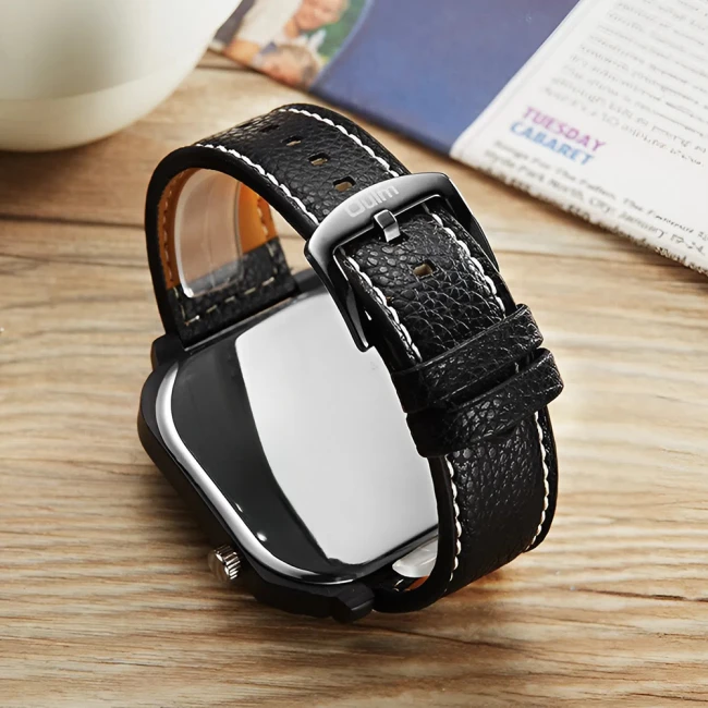 годинник з компасом на руку