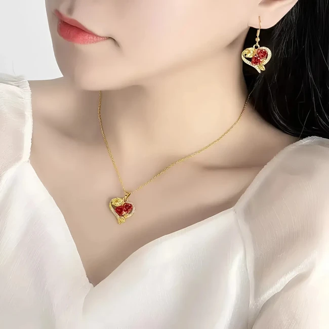 набор с кулоном и сережками