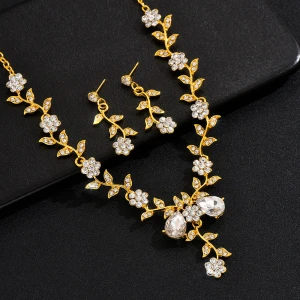 Комплект ожерелье и сережки с цветами со страз сережки с цветами