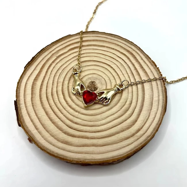 ланцюжок з підвіскою серце