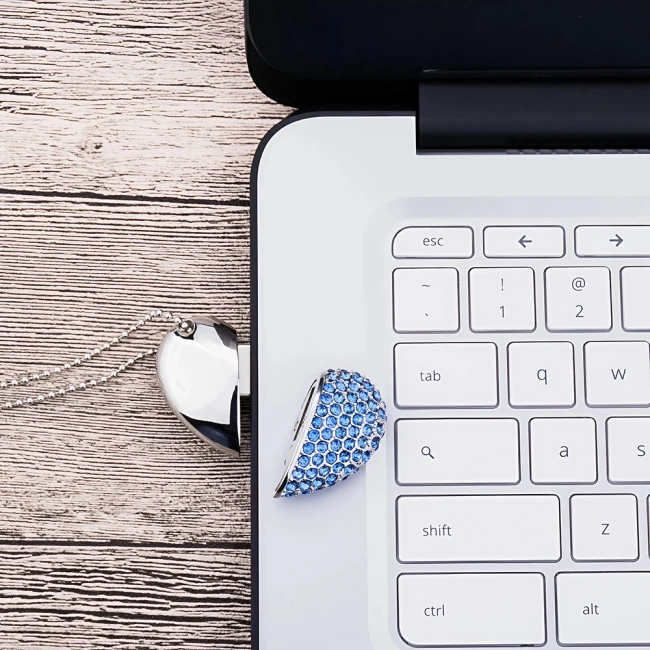 флешка-серце