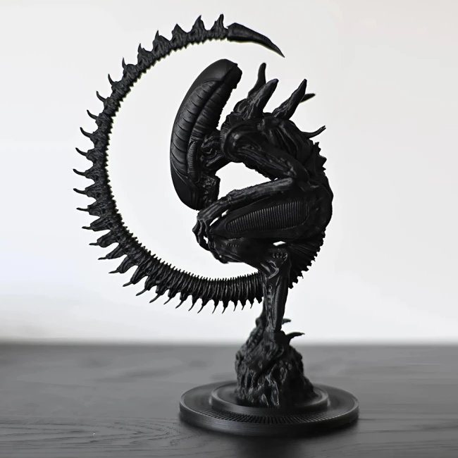 фігурка чужий