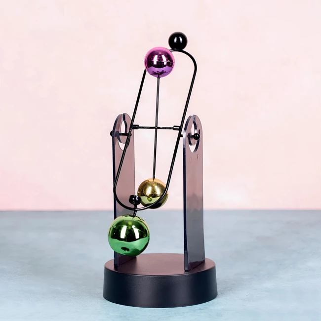 настольный маятник