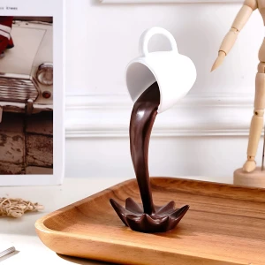 парящая чашка