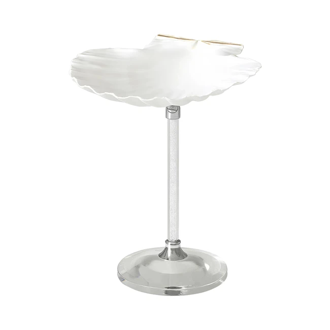 бокал с ракушкой