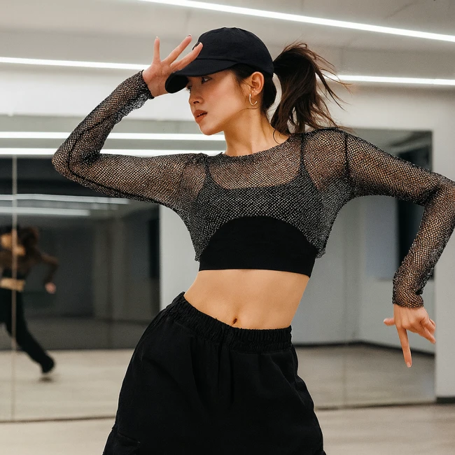 топ з довгими рукавами