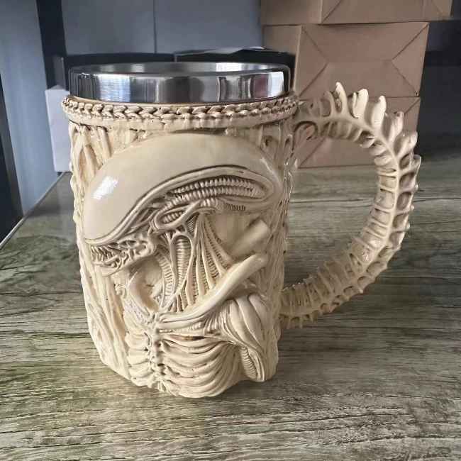 кухоль у вигляді Чужого