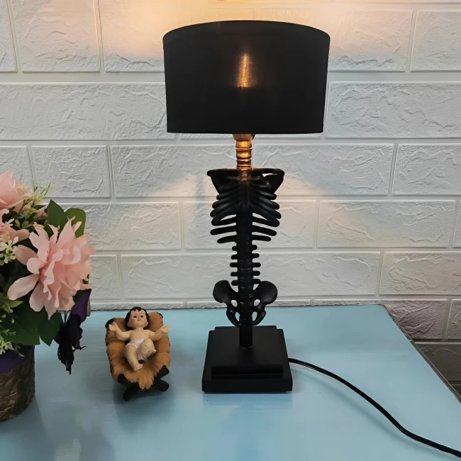 настільна лампа