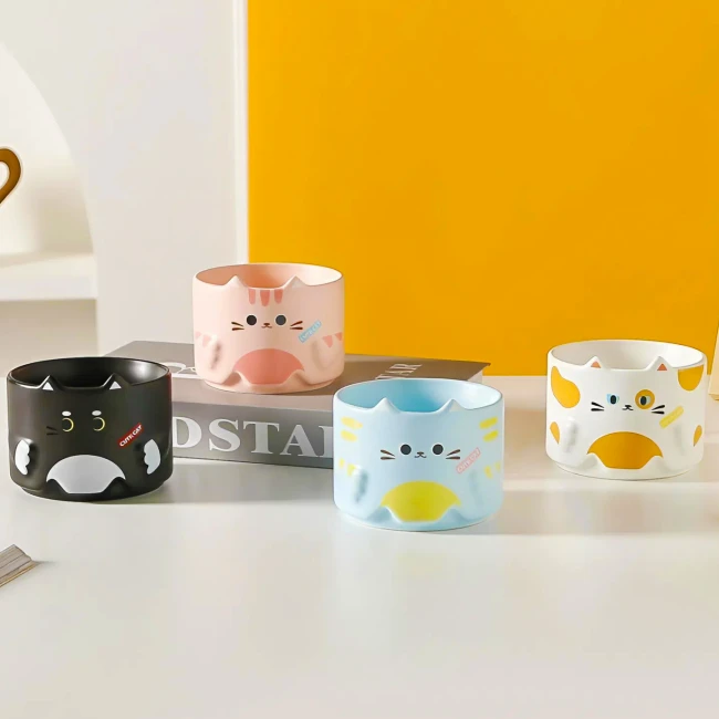 набір кухлів з кітами