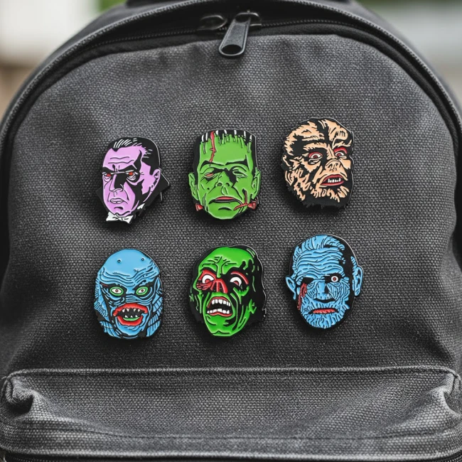 піни на рюкзак