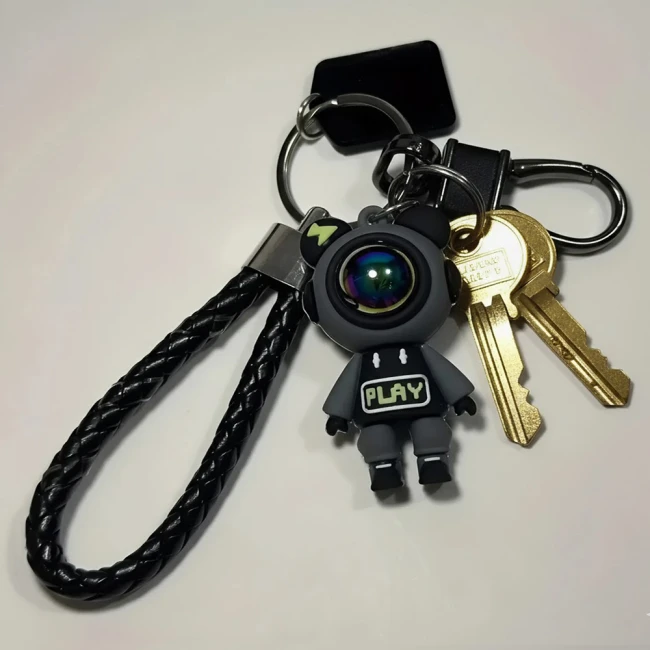 брелок скафандр