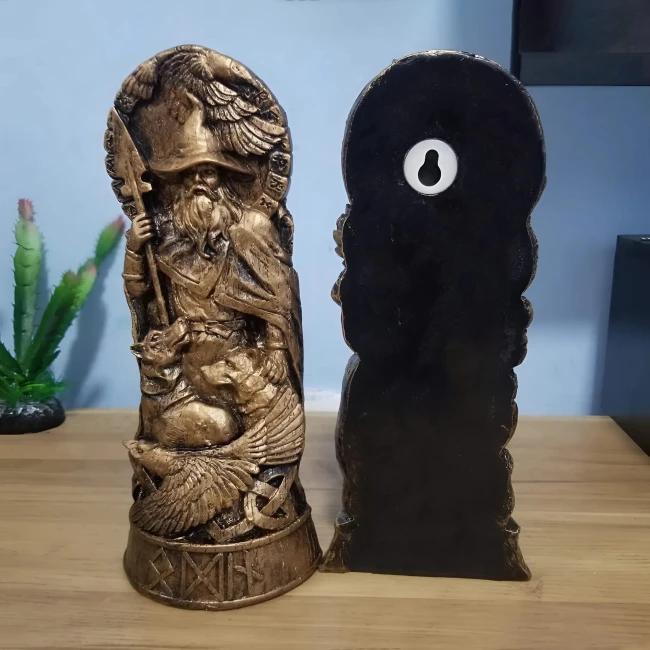 мифологическая статуэтка