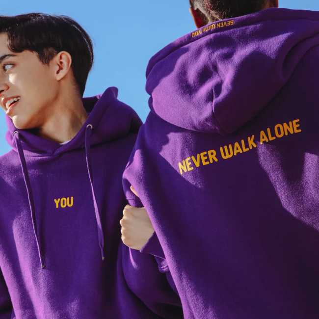 худі з мерчем