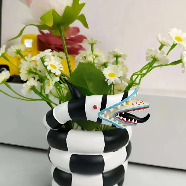 ваза у вигляді змії