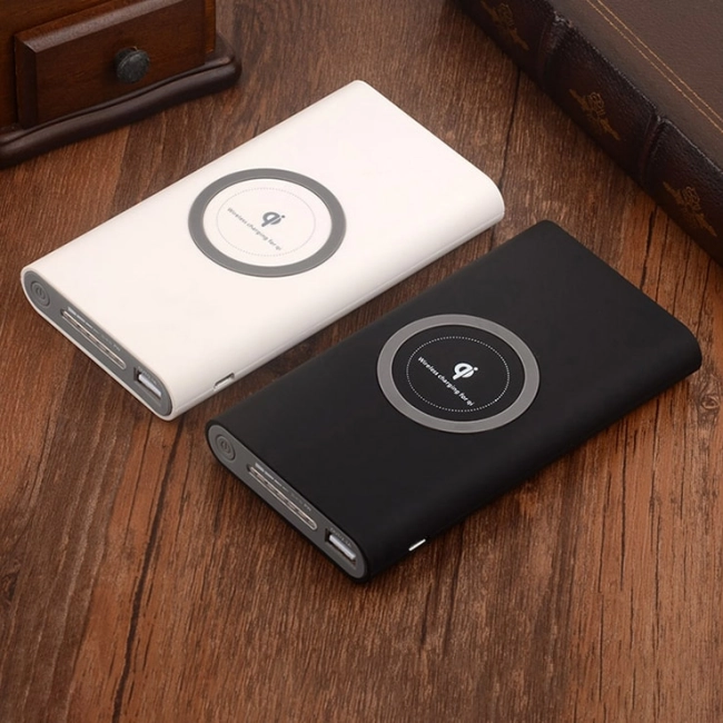 power bank з бездротовою зарядкою qi