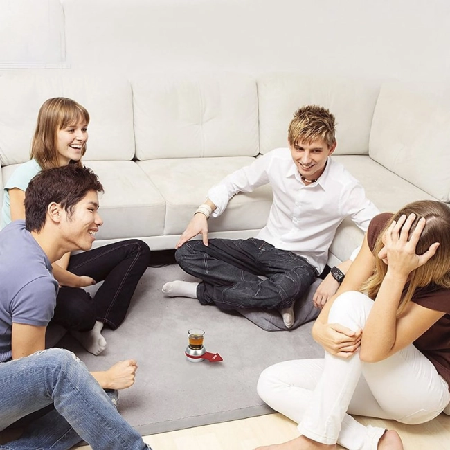 игра на выпивку рюмка со стрелкой