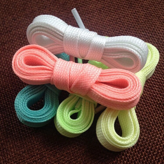 флуоресцентні шнурки