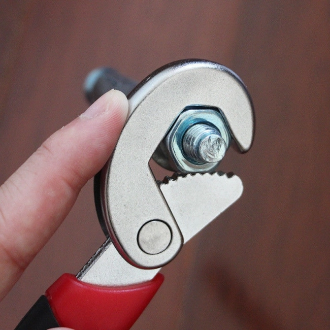 регулируемый накидной ключ