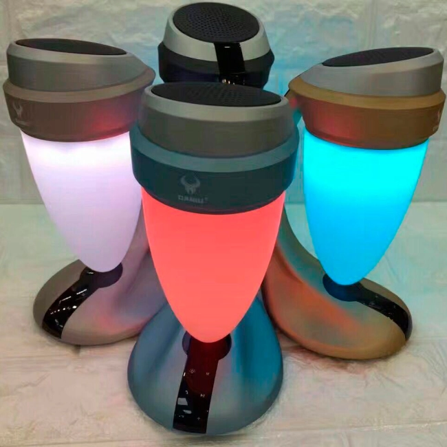 Лампа з блютуз колонкою Daniu