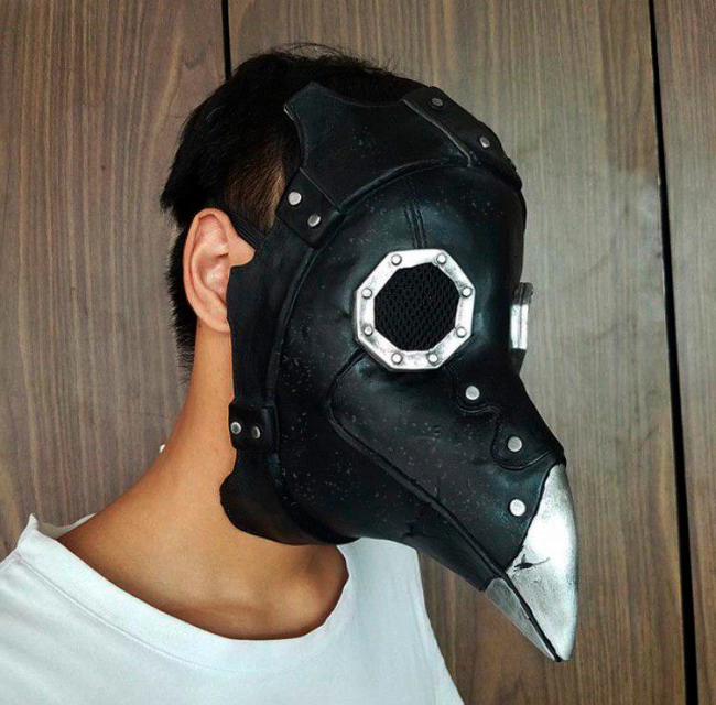 маска с клювом