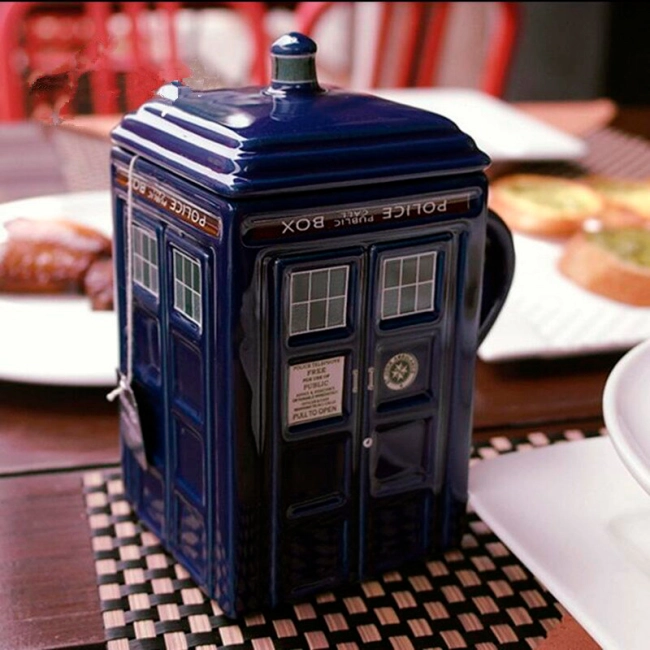 кружка в виде тардиса