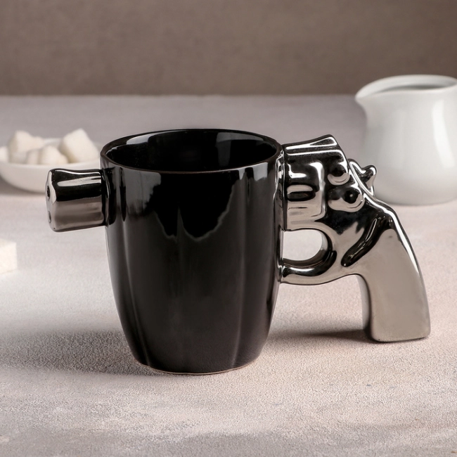 кружка револьвер