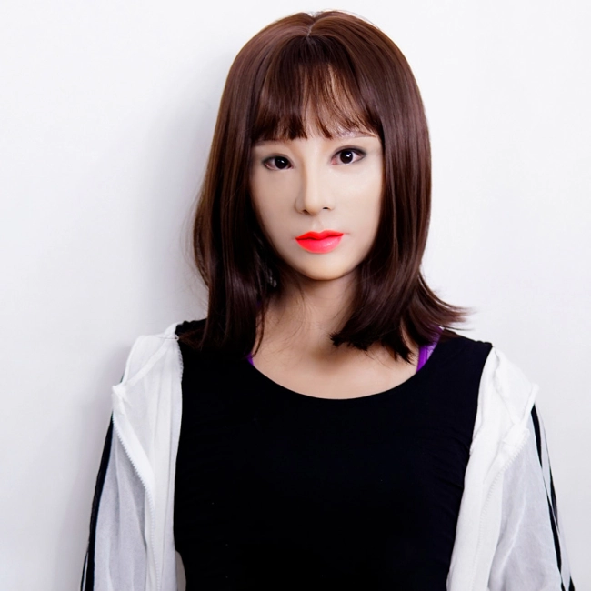 реалистичная маска женщины