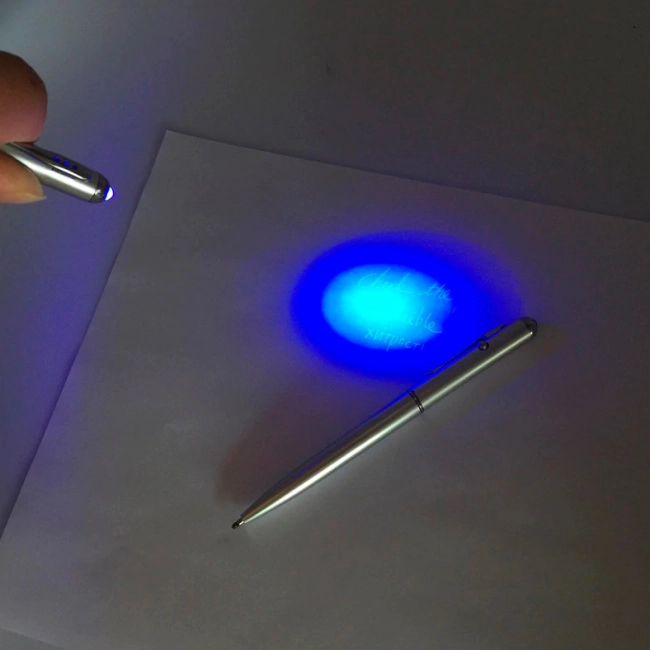 невидима ручка з ліхтариком