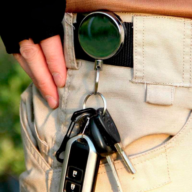 брелок ретрактор с вытяжной нитью