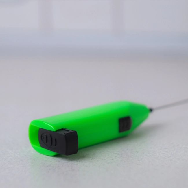 электрический венчик для взбивания молока