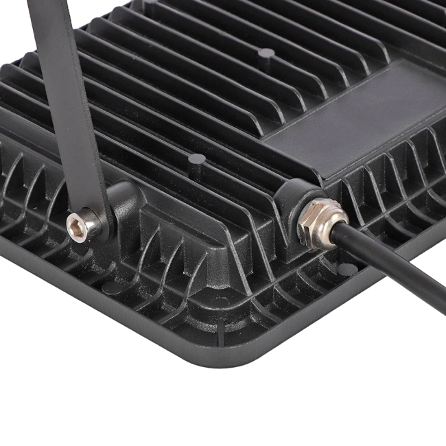 светодиодный прожектор для уличного освещения с датчиком