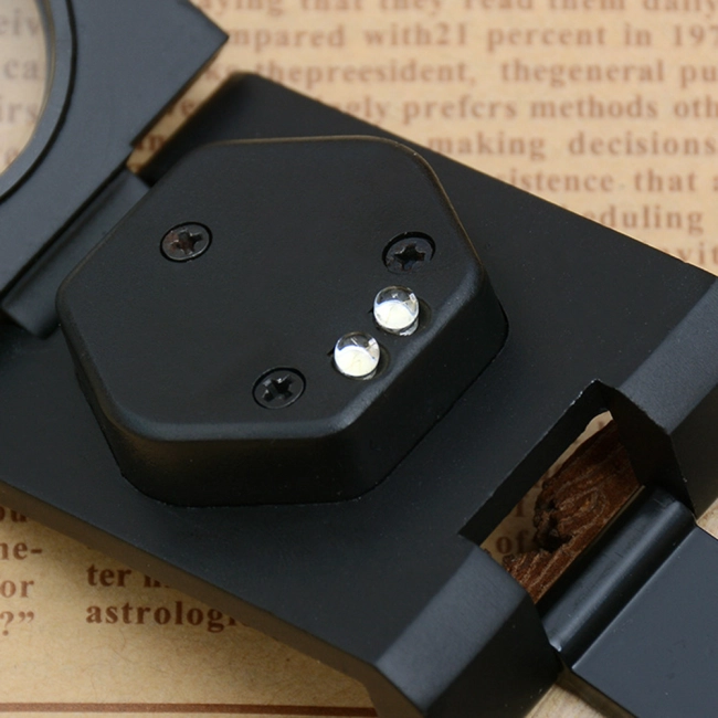 лупа з підсвічуванням для паяння