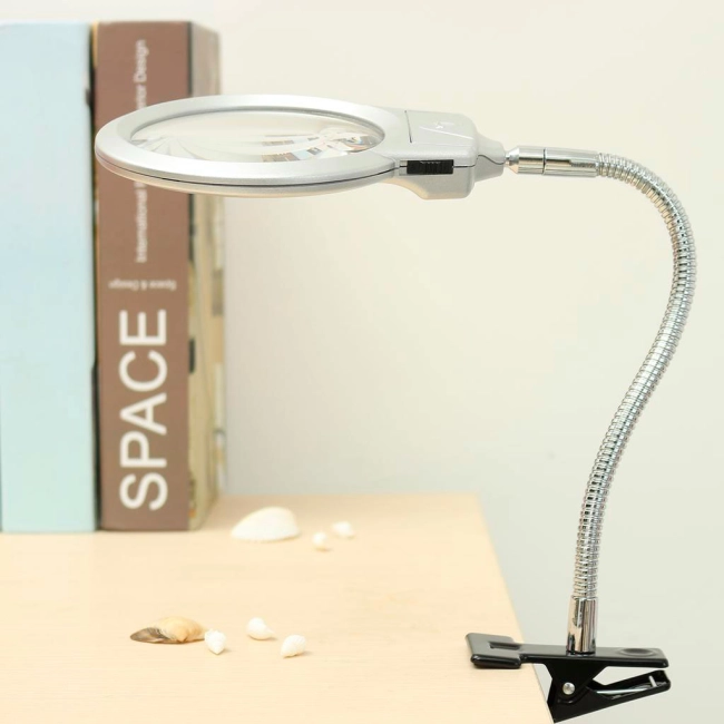 лупа настольная с подсветкой