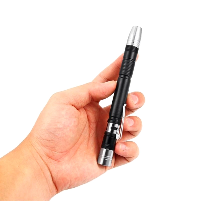 компактный светодиодный фонарик