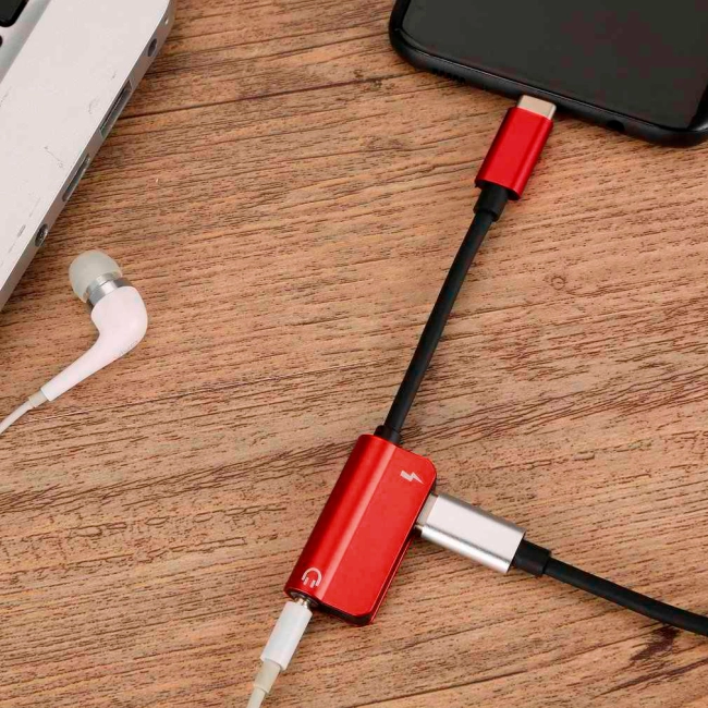 адаптер type-c для навушників та заряджання