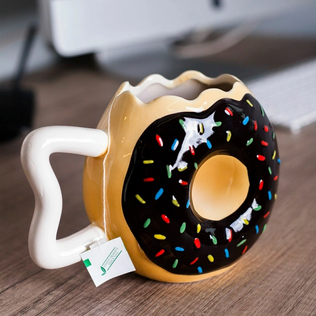чашка в виде пончика