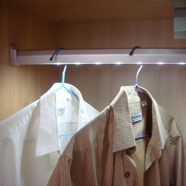 світлодіодні стрічки для шафи