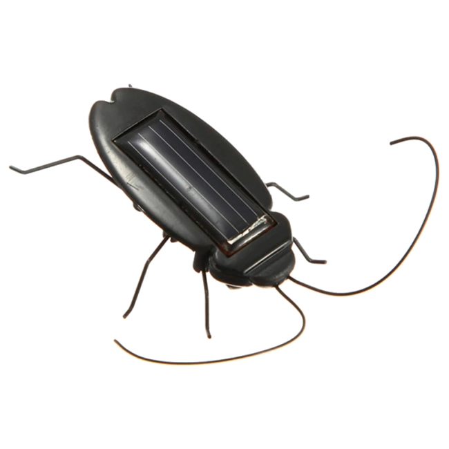 жук на сонячній батареї