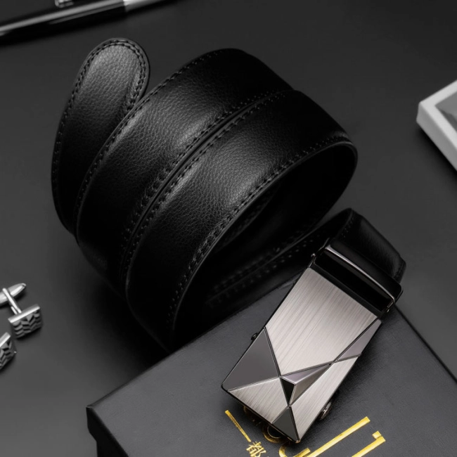 чоловічий ремінь з храповим механізмом