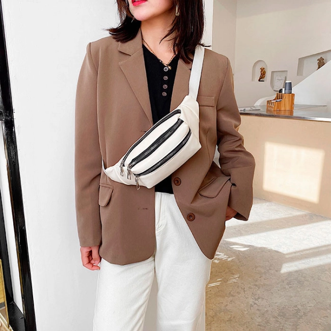 жіноча сумка-бананка на пояс