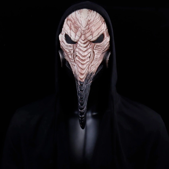 маска чумного лікаря з дзьобом