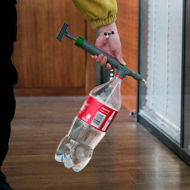 обприскувач на пластикову пляшку