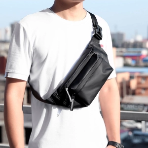 мужская сумка-бананка через плечо