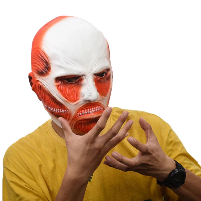 маска колоссальный титан