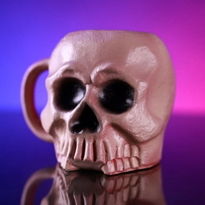 чашка с черепом
