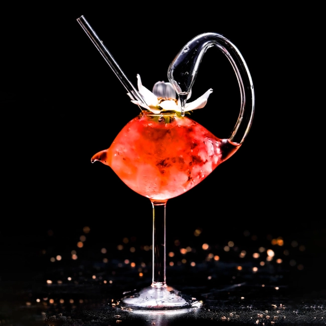 бокал с лебедем