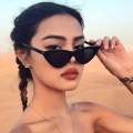 солнцезащитные треугольные очки